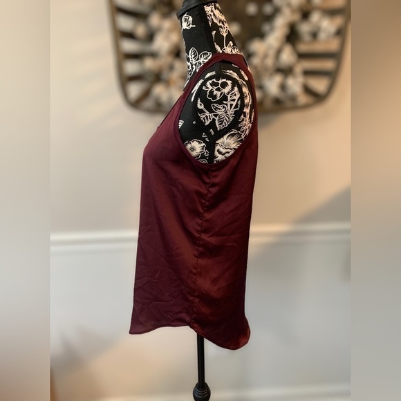 OLIVACEOUS women's tank sleeveless blouse medium maroon NWT - Picture 10 of 10